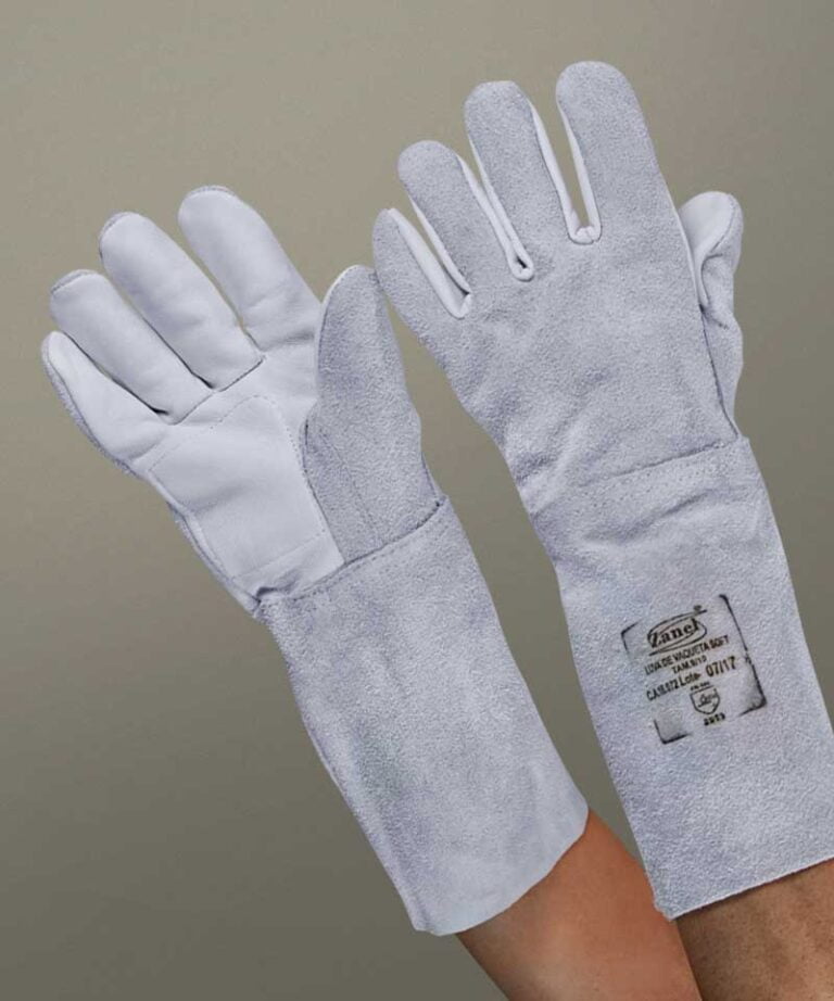 Duas mãos vestindo as Luvas de Vaqueta Mista com Punho em Raspa da Zanel EPIs de Raspa e Vaqueta.